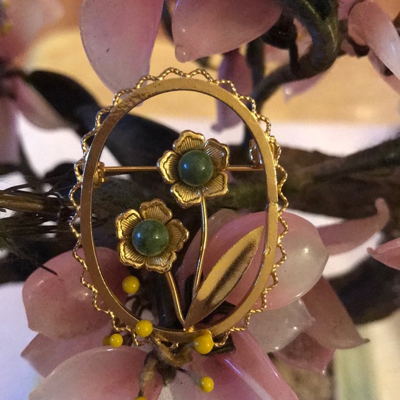 Vintage Jewelry - Vintage jade brooch